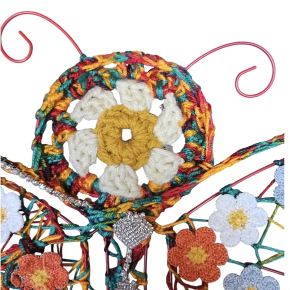 Handmade Summer Bee Floral Holiday Wreath Crochet Multicolor Handmade Wall Art